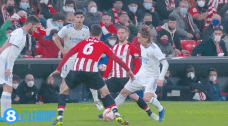 南野拓实：佐野海舟的传球很棒；我们本场战术重点就是抢开局